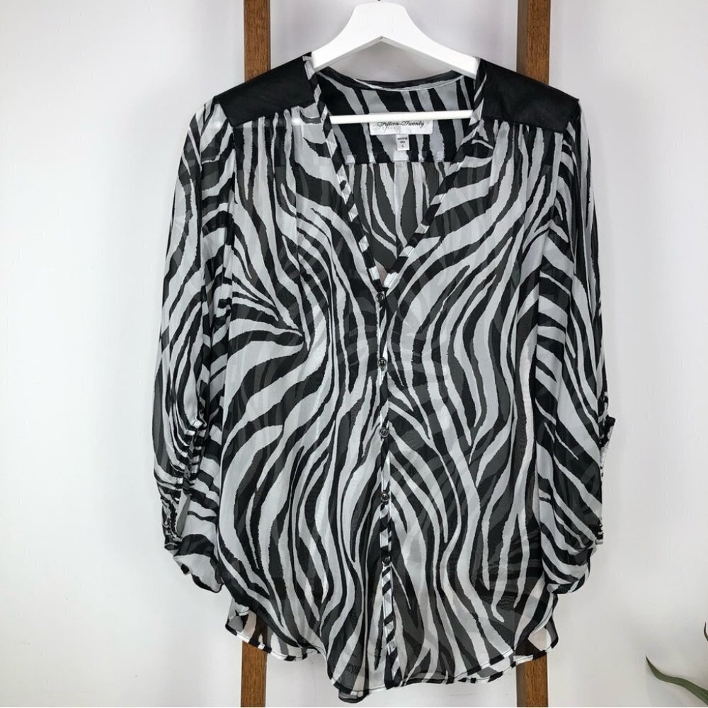 FIFTEEN Twenty black/white zebra silk blouse with leather Large